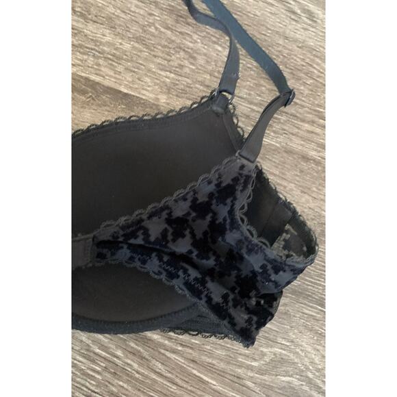 Victoria Secret Bra - Picture 5 of 5